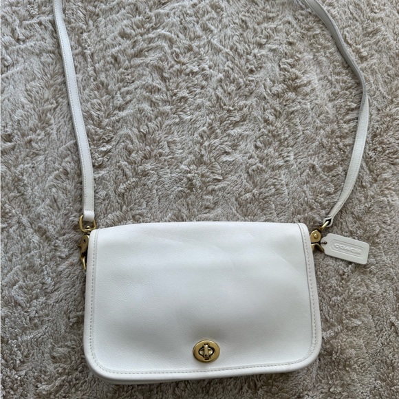 Vintage Coach Leather Crossbody Bag – Style 9755 - Picture 1 of 8